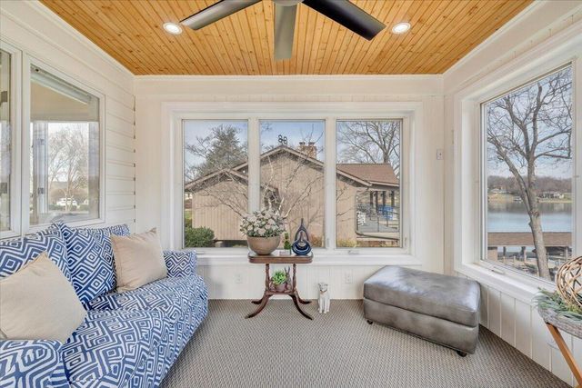 110 Windward DR, Moneta, VA 24121