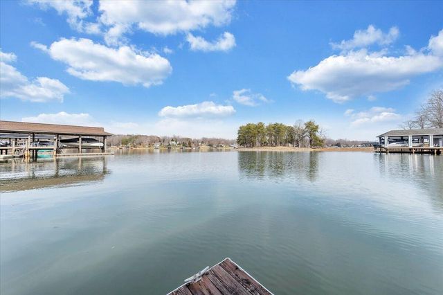 110 Windward DR, Moneta, VA 24121