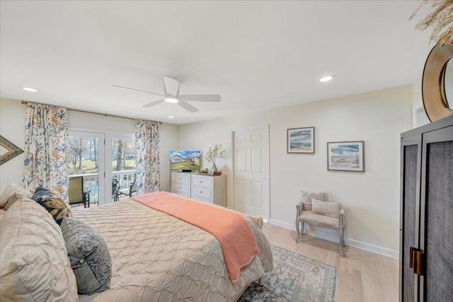 110 Windward DR, Moneta, VA 24121