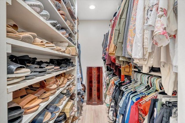 110 Windward DR, Moneta, VA 24121