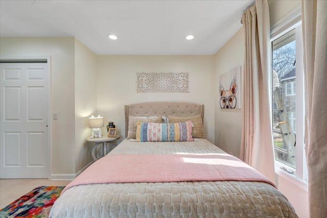 110 Windward DR, Moneta, VA 24121