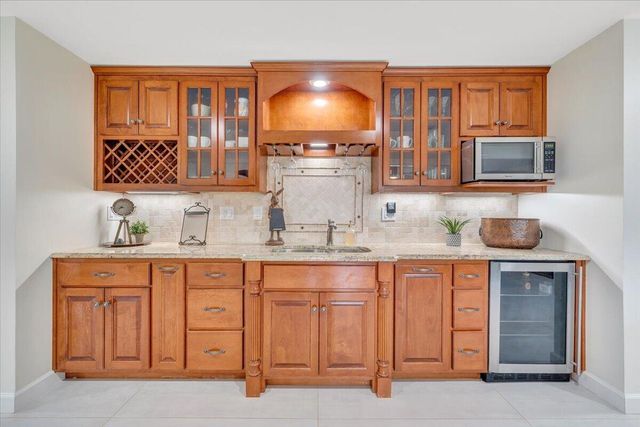 110 Windward DR, Moneta, VA 24121