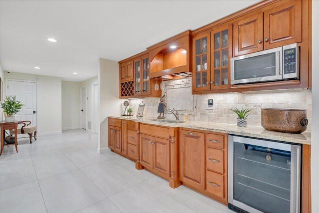 110 Windward DR, Moneta, VA 24121