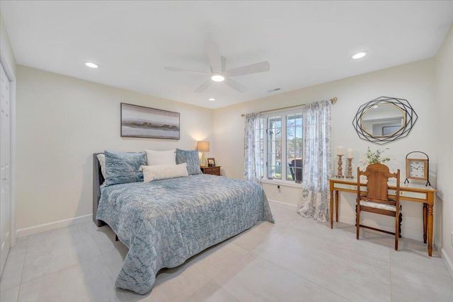 110 Windward DR, Moneta, VA 24121