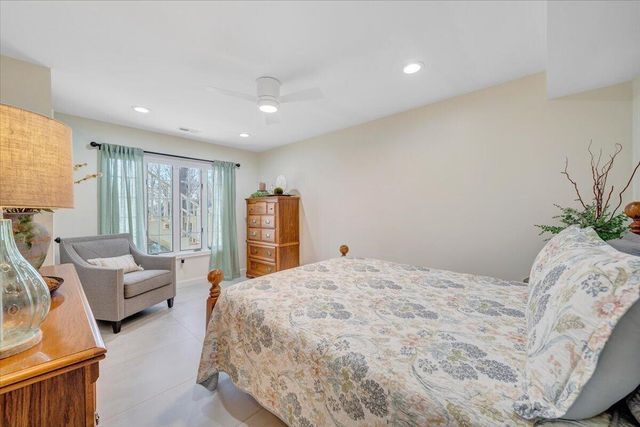 110 Windward DR, Moneta, VA 24121