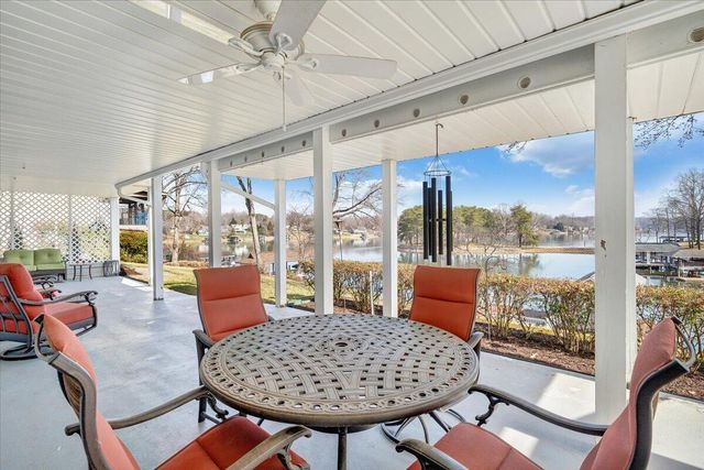 110 Windward DR, Moneta, VA 24121