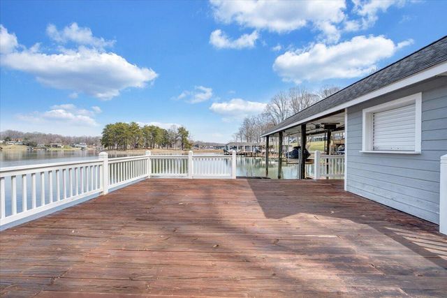 110 Windward DR, Moneta, VA 24121