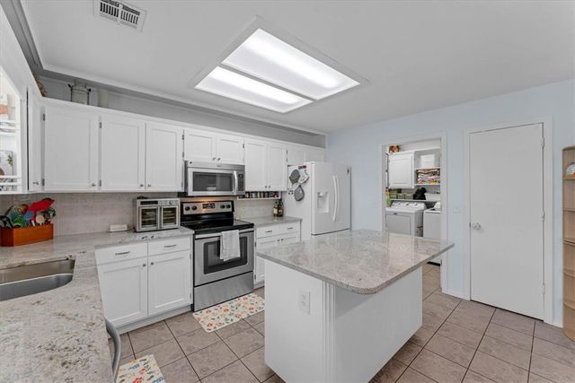 408 Northcrest Avenue, Lowell, AR 72745