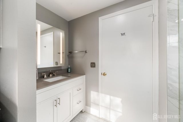 94 Gloucester Way B, Monroe, NJ 08831