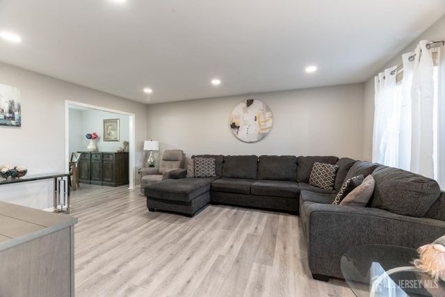 94 Gloucester Way B, Monroe, NJ 08831