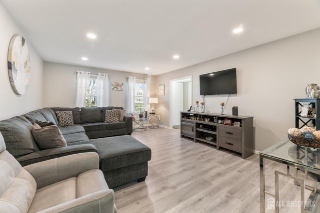 94 Gloucester Way B, Monroe, NJ 08831