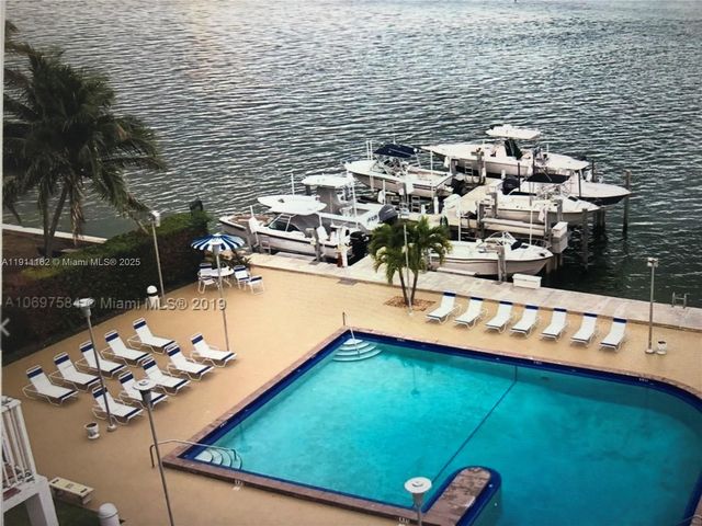 150 SE 25th Rd 4C, Miami, FL 33129