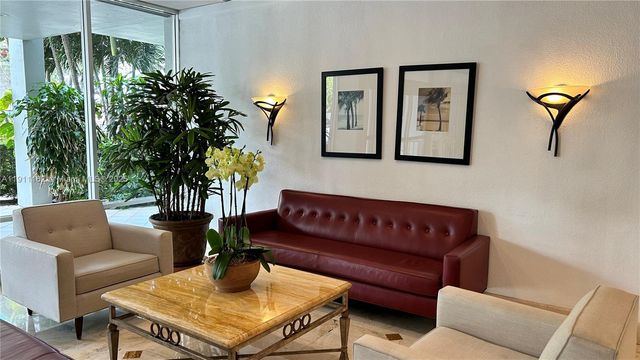 150 SE 25th Rd 4C, Miami, FL 33129