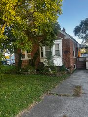 190 E 7th Place, Chicago Heights, IL 60411