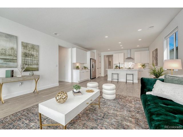 275 Vista Cliff Cir, Castle Rock, CO 80104