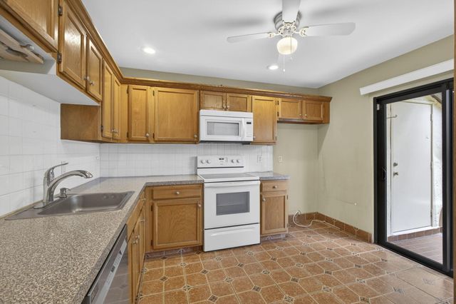 67 Macadamia Court, Royal Palm Beach, FL 33411