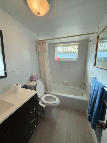 4270 NW 40th Street 202, Lauderdale Lakes, FL 33319
