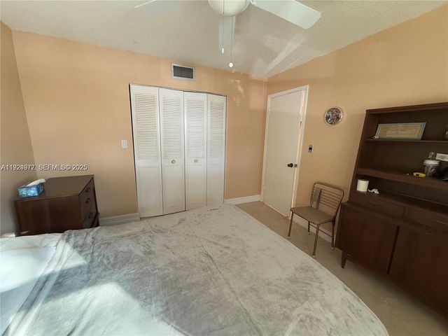 4270 NW 40th Street 202, Lauderdale Lakes, FL 33319