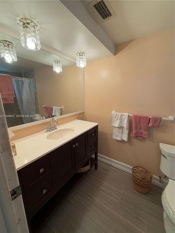 4270 NW 40th Street 202, Lauderdale Lakes, FL 33319