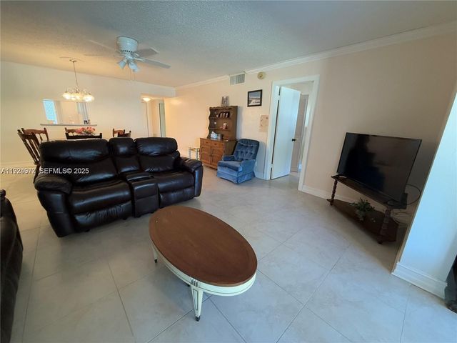 4270 NW 40th Street 202, Lauderdale Lakes, FL 33319