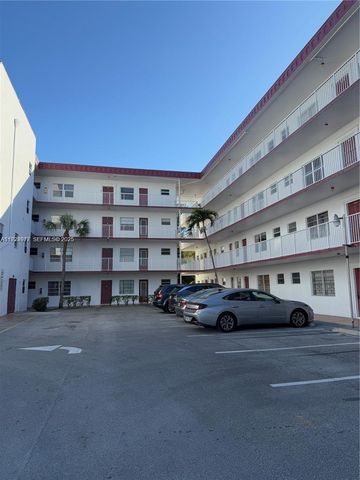 4270 NW 40th Street 202, Lauderdale Lakes, FL 33319