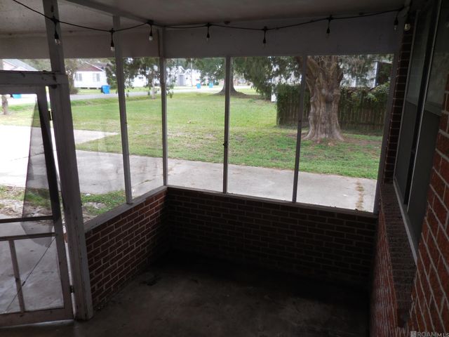 609 W End Dr, New Roads, LA 70760