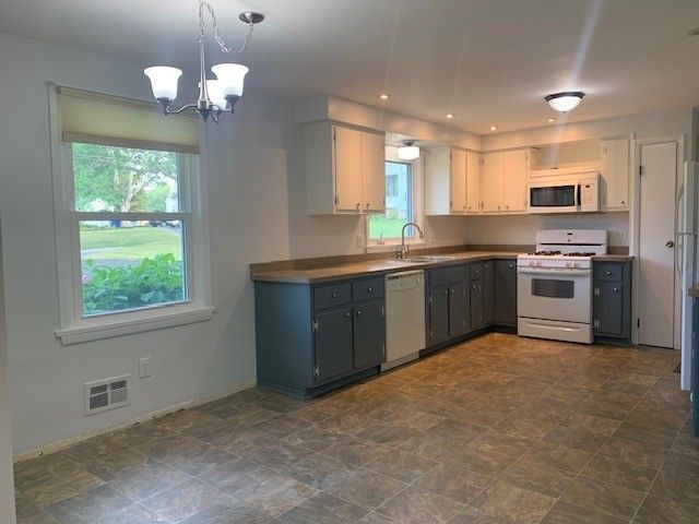 1063-1065 Bay Road, Webster, NY 14580
