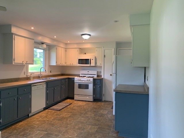 1063-1065 Bay Road, Webster, NY 14580