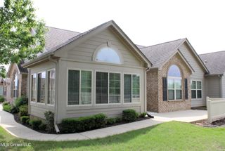 8649 Parkview Oaks Circle, Olive Branch, MS 38654