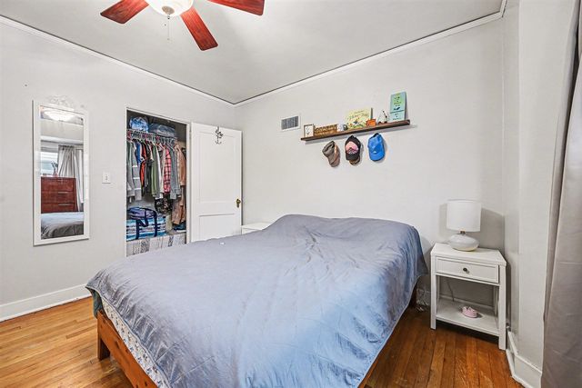 1221 Cambridge Drive, Kalamazoo, MI 49001