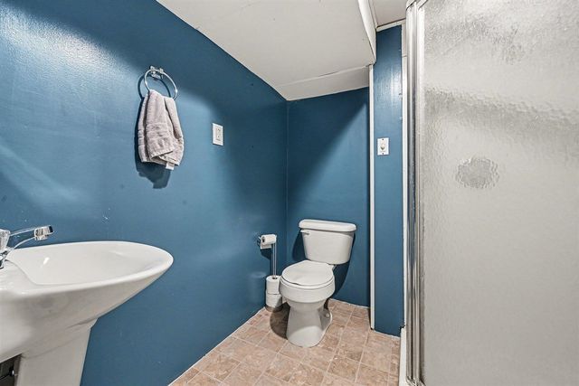 1221 Cambridge Drive, Kalamazoo, MI 49001