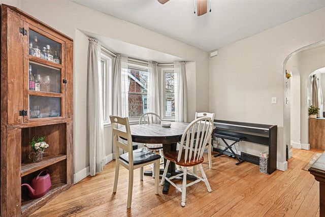 1221 Cambridge Drive, Kalamazoo, MI 49001