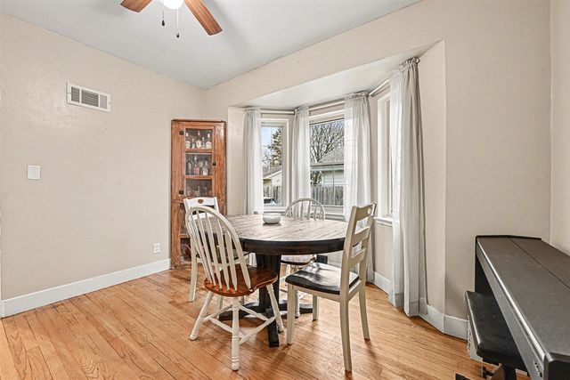 1221 Cambridge Drive, Kalamazoo, MI 49001