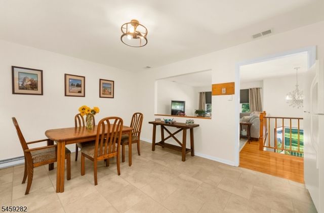 17 Ridge Rd, Raritan Twp., NJ 08822