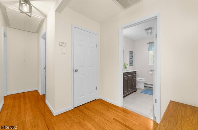 17 Ridge Rd, Raritan Twp., NJ 08822