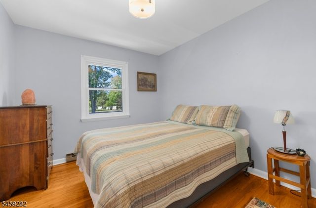 17 Ridge Rd, Raritan Twp., NJ 08822