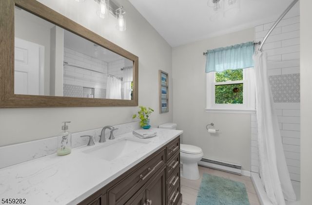 17 Ridge Rd, Raritan Twp., NJ 08822