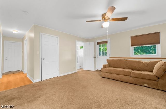 17 Ridge Rd, Raritan Twp., NJ 08822