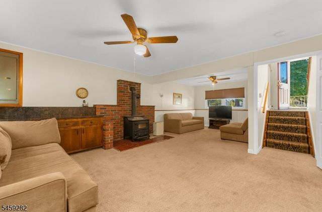 17 Ridge Rd, Raritan Twp., NJ 08822