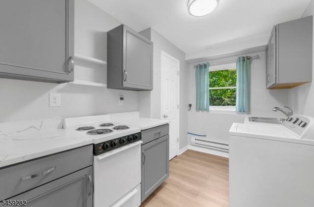 17 Ridge Rd, Raritan Twp., NJ 08822