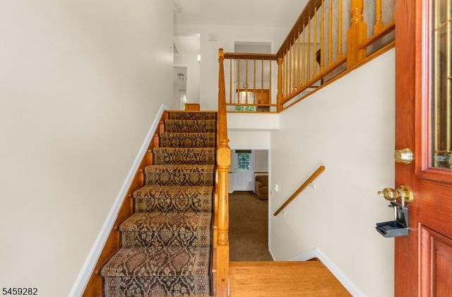 17 Ridge Rd, Raritan Twp., NJ 08822