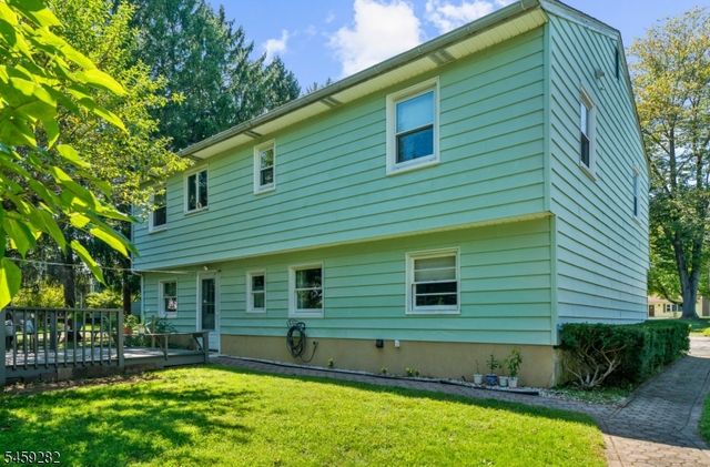 17 Ridge Rd, Raritan Twp., NJ 08822