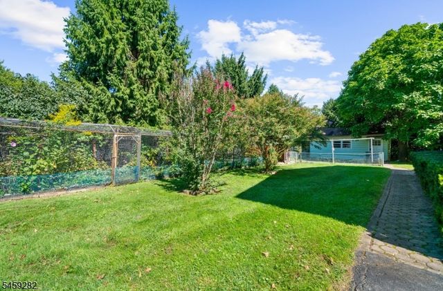 17 Ridge Rd, Raritan Twp., NJ 08822