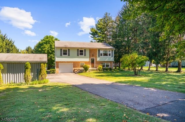 17 Ridge Rd, Raritan Twp., NJ 08822