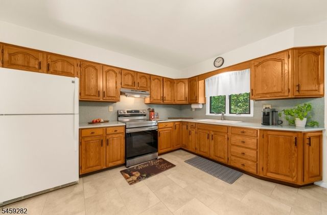 17 Ridge Rd, Raritan Twp., NJ 08822