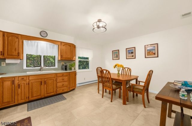 17 Ridge Rd, Raritan Twp., NJ 08822