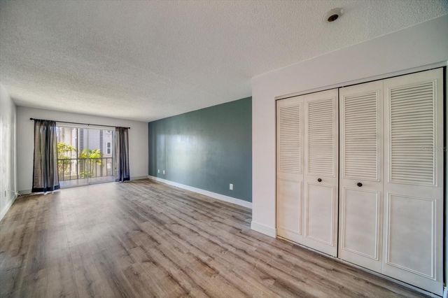 8693 BARDMOOR BOULEVARD 205, Seminole, FL 33777