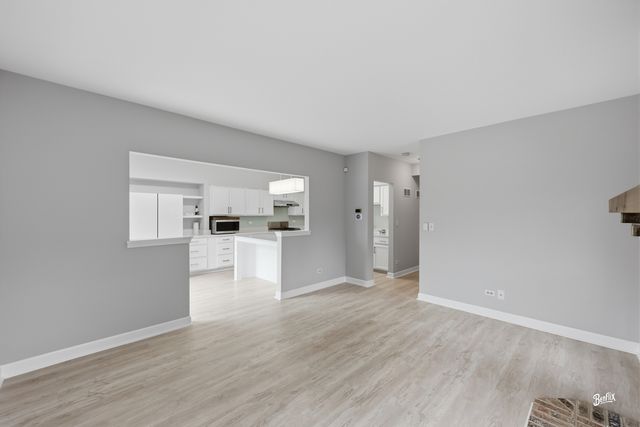 537 W Parkside Drive, Palatine, IL 60067