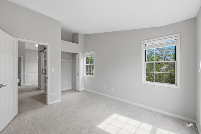 537 W Parkside Drive, Palatine, IL 60067