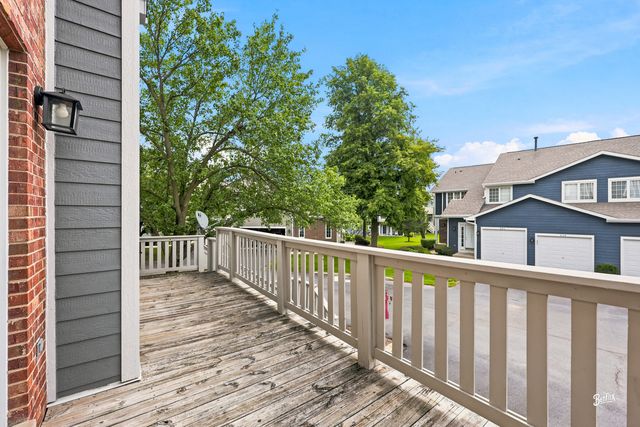 537 W Parkside Drive, Palatine, IL 60067